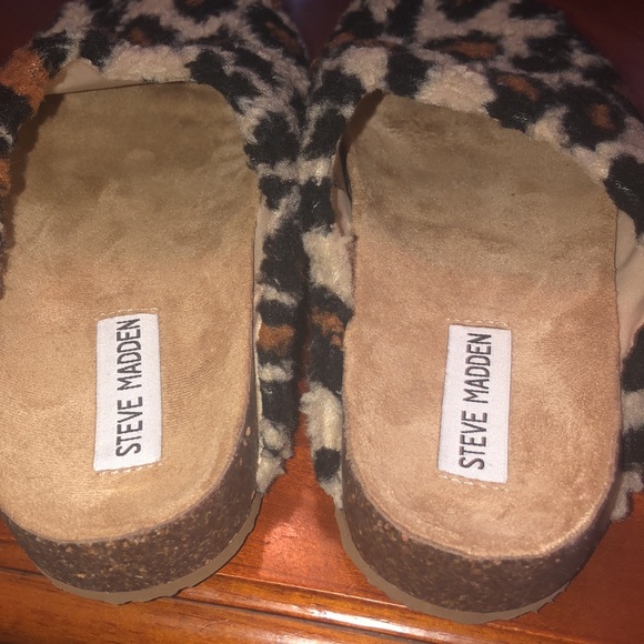 NWOT Steve Madden sherpa leopard slip on clogs size 7 - Picture 7 of 8